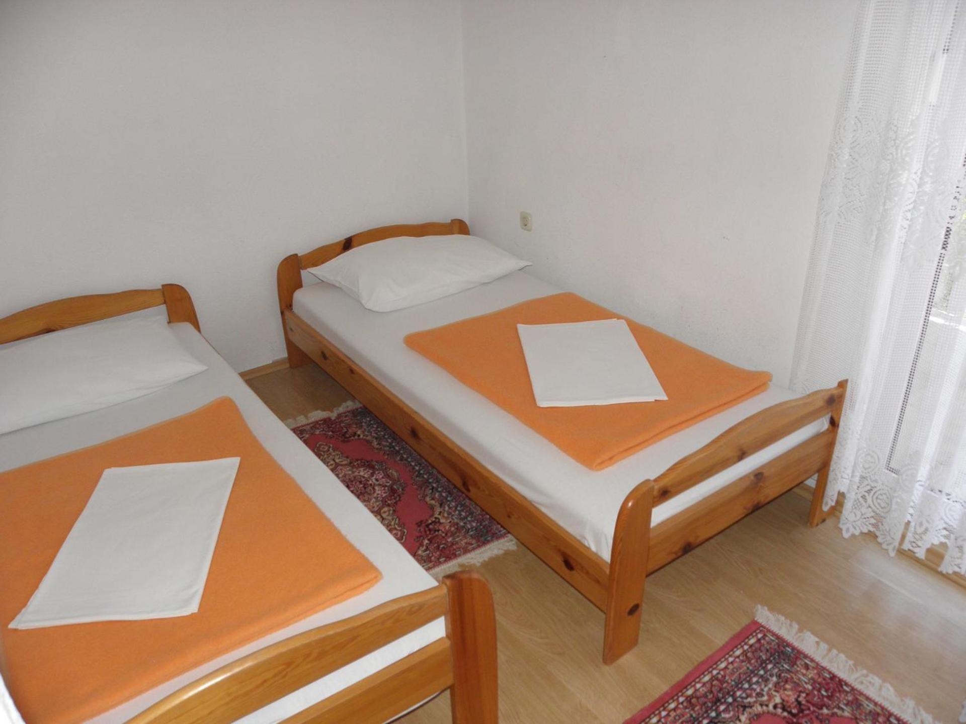 Apartments Zvone - 100 M From Sea Bibinje Bagian luar foto