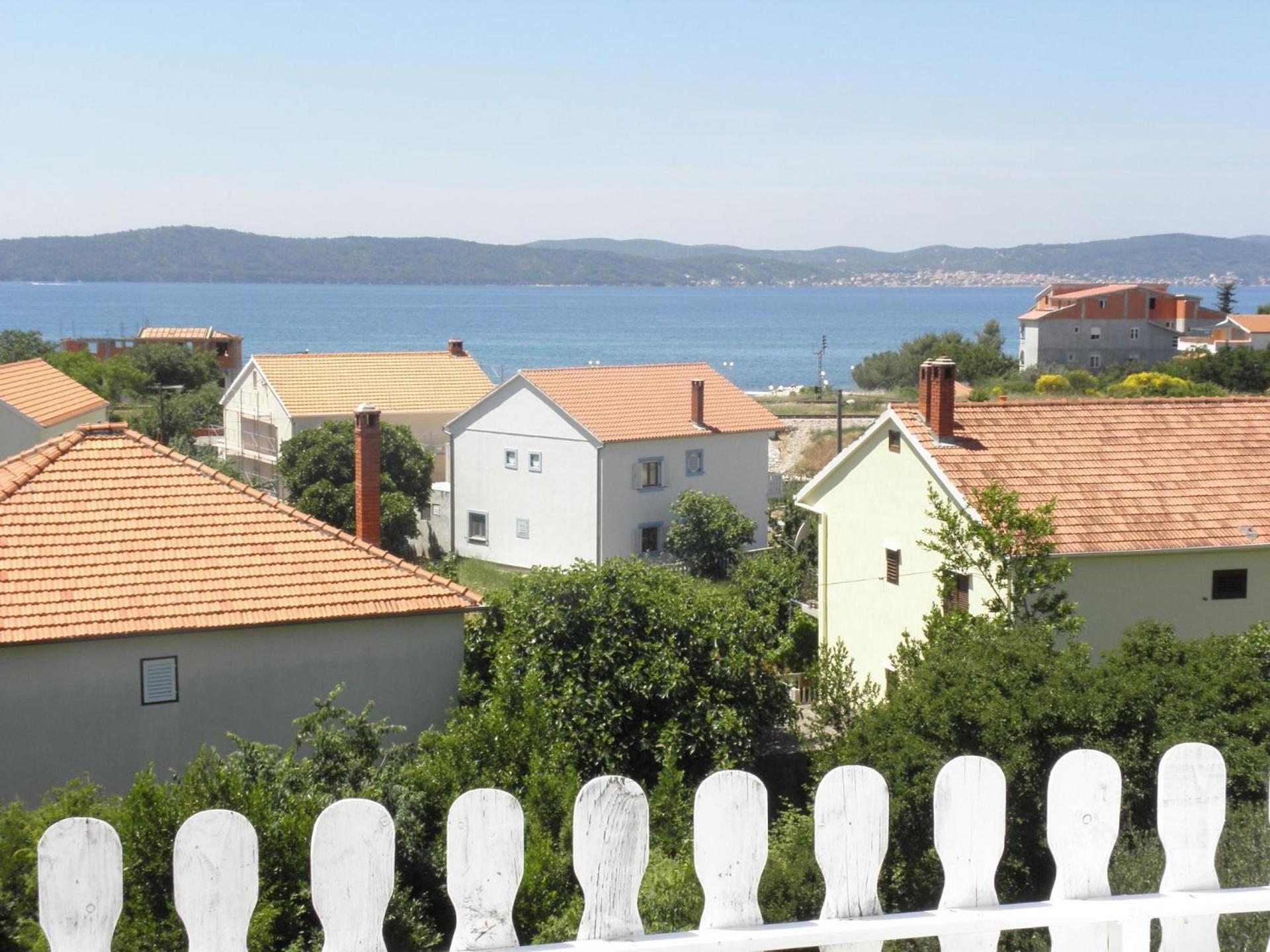 Apartments Zvone - 100 M From Sea Bibinje Bagian luar foto